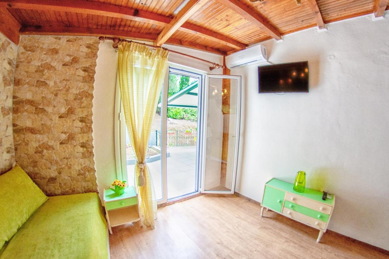 Aliki Apartments 帕莱欧卡斯提撒 外观 照片